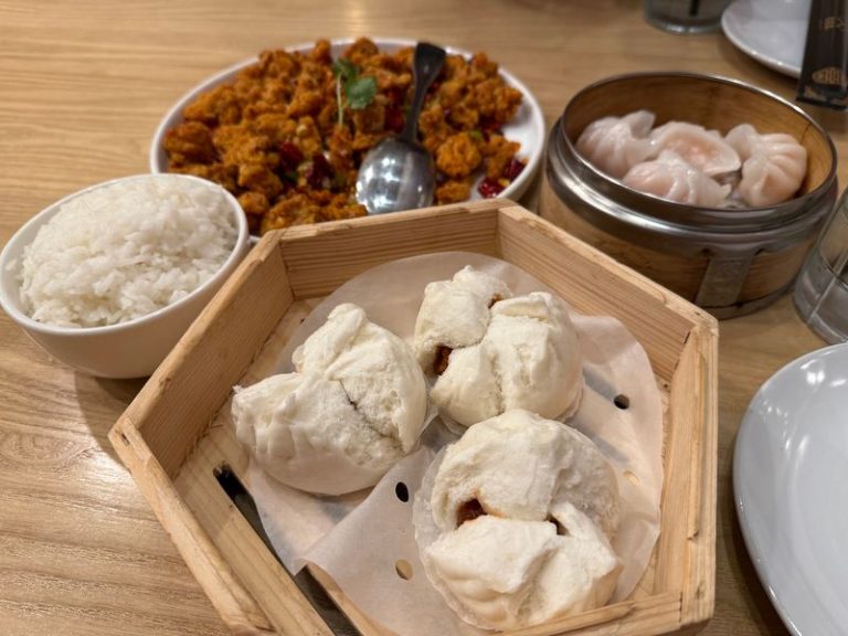 Across Illinois, 4 Dim Sum Halls Roll Their Steaming Carts Table To Table