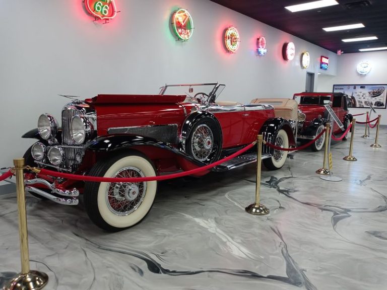 7 Secret Car Museums In Arizona That’ll Make You Lose Track Of Time