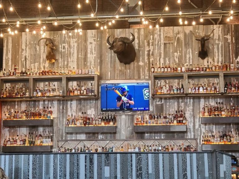 This Peoria, Illinois Steakhouse Grinds Its Burgers Fresh And Griddles Them Until The Edges Lace