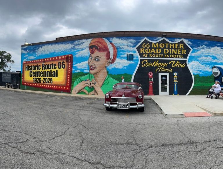 This Illinois Diner Piles On All-You-Can-Eat Catfish With Live Music Several Nights A Week