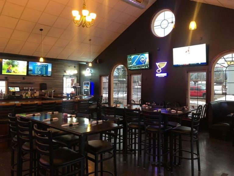 This Tiny Jerseyville, Illinois Tavern Grills Cheeseburgers Worth the Drive