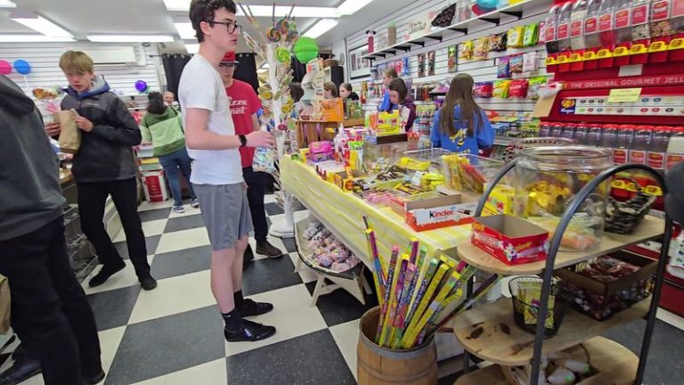 Handmade Taffy Gets Pulled On Century-Old Machines At This Long-Running Washington Candy Store