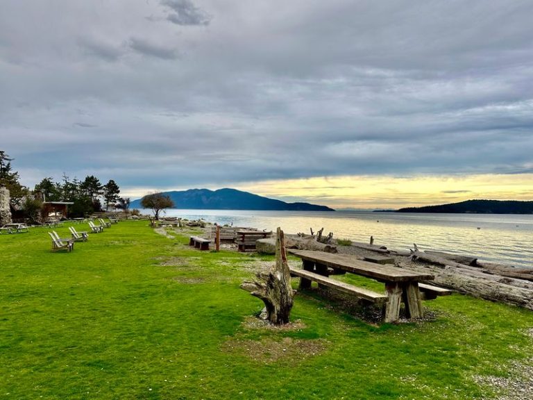 Escape To This Hidden Island Resort In Washington Where The Whole World Finally Goes Quiet