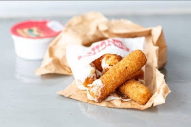 These 7 Illinois Seafood Shacks Fry Their Shrimp Baskets Golden And Crispy