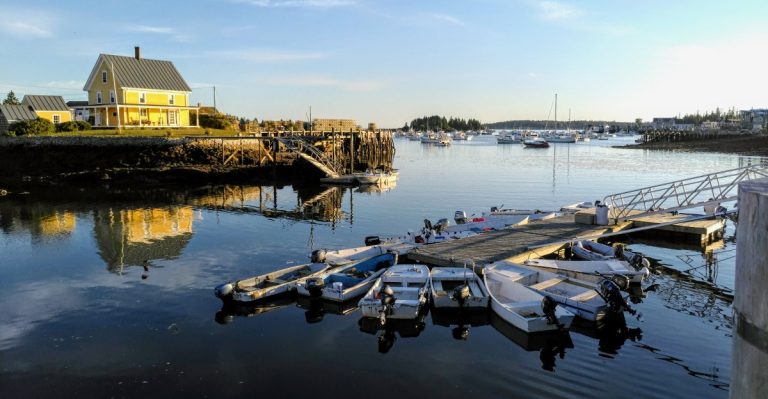 13 Maine Towns That’ll Make You Feel Like You Traveled Back In Time