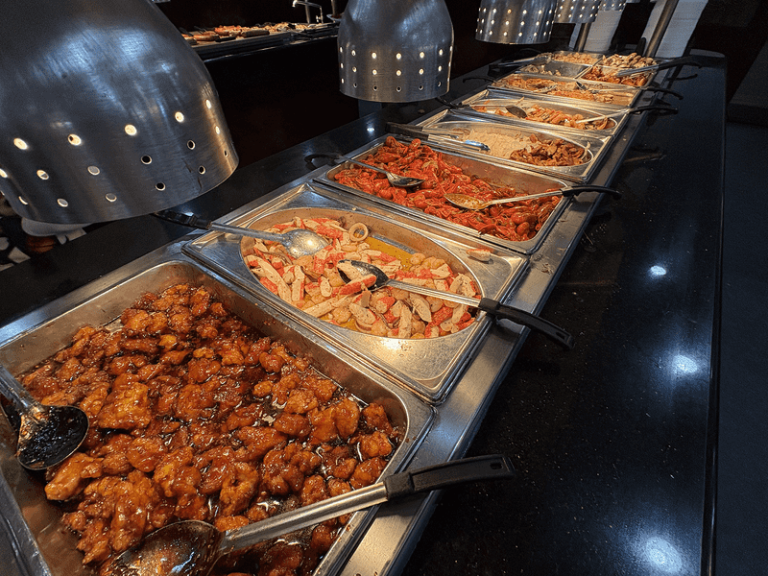 This Illinois Seafood Buffet Is So Good Locals Try To Keep It Off GPS