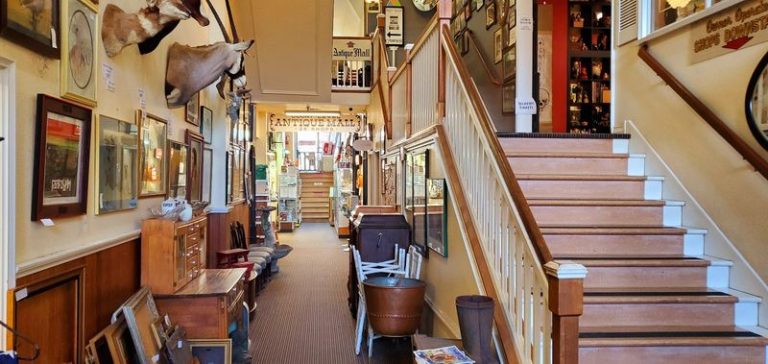 This Small Washington Town Hides Five Floors of Antiques and 200 Dealers Under One Roof
