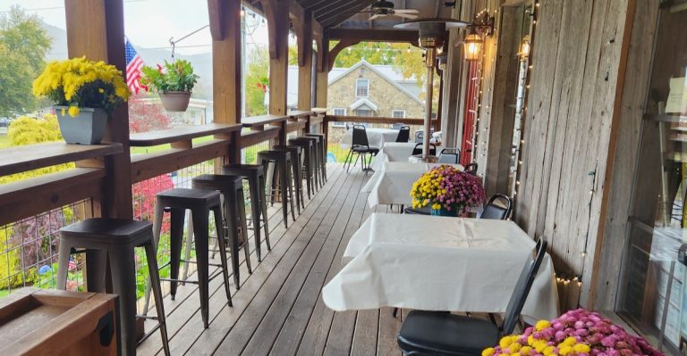 This Roadside Tennessee Diner Has Pancakes Worth Making A Detour For