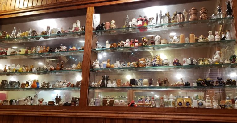 Texas Has A Seafood Buffet Where The Plates Just Keep Coming