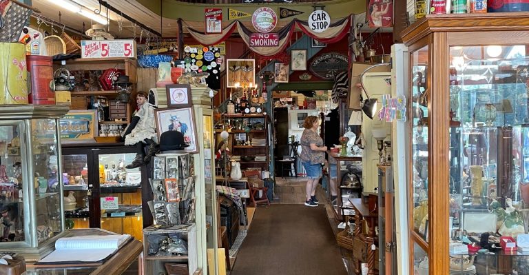 Thousands Of Antique Stained Glass Treasures Fill This Little-Known Pennsylvania Shop