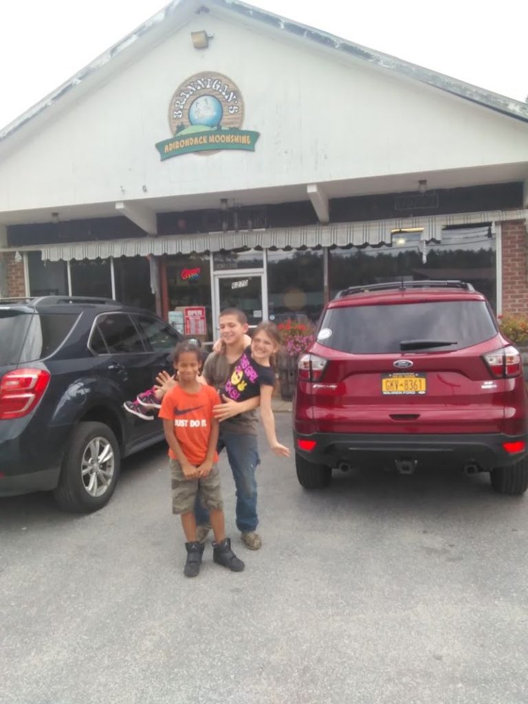 This Tiny Illinois General Store Turns Out Burgers That Far Outperform The Setting