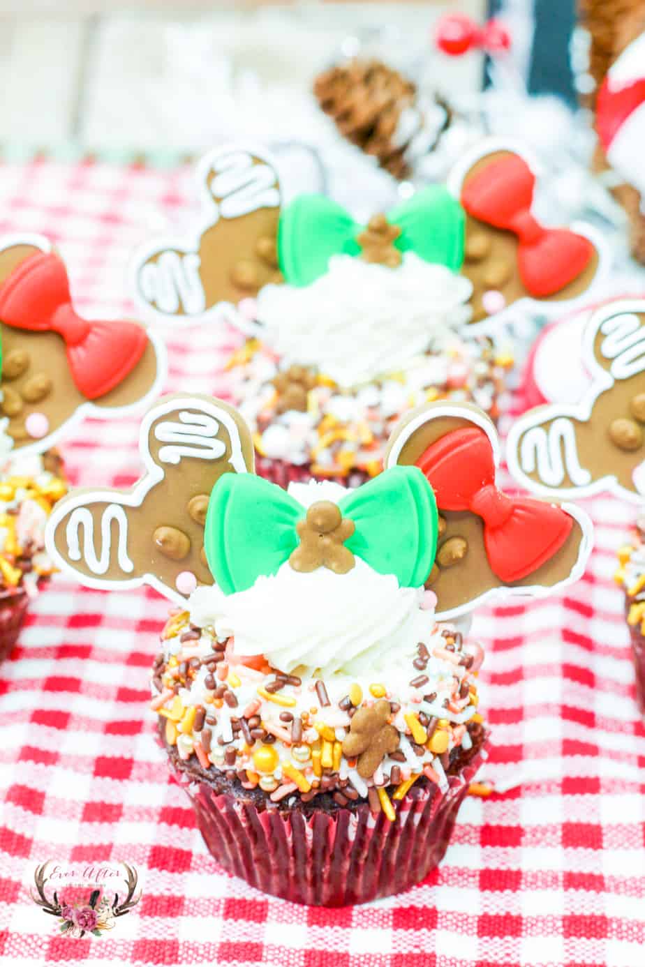 Disney Christmas Cupcakes