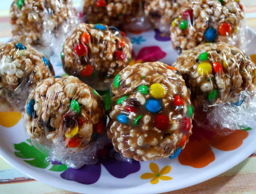 how-to-make-caramel-popcorn-balls