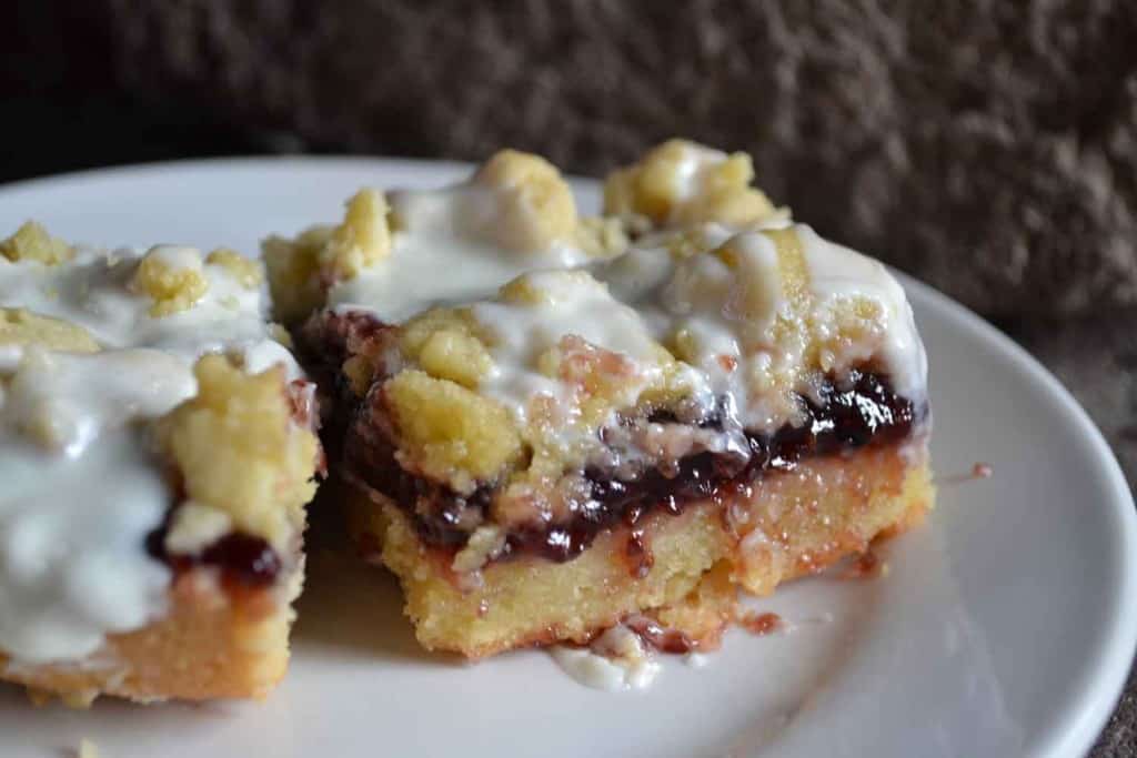 raspberry cookie bar