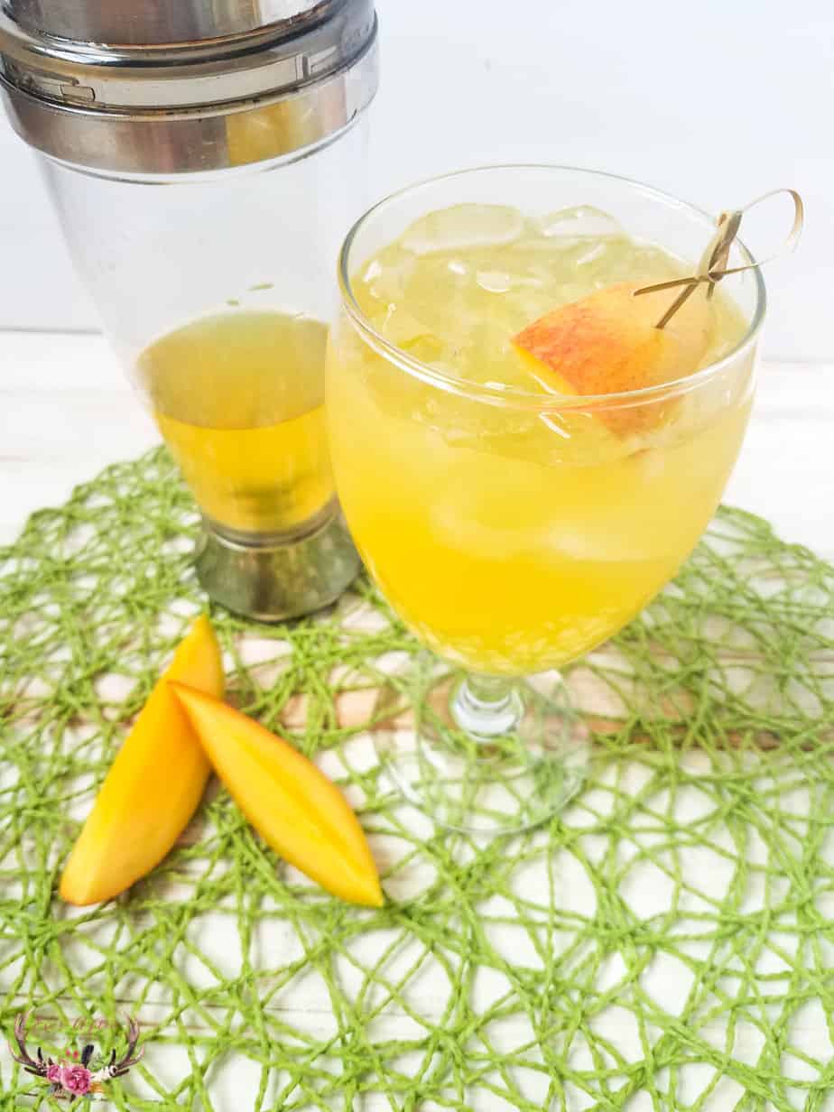 Mango and Vodka Summer Breeze Cocktail