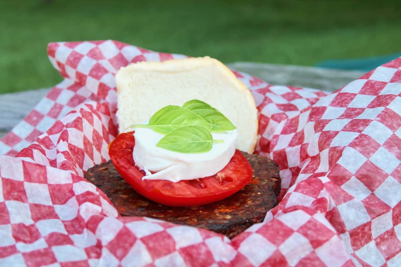 mozzarella tomato burger