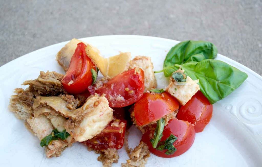 An easy and delicious tomato panzanella salad recipe. A perfect pairing with Smithfield All Natural Pork Chops for BBQ season this Spring.