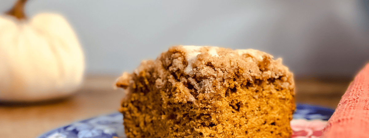 pumpkin cake with crumb topping