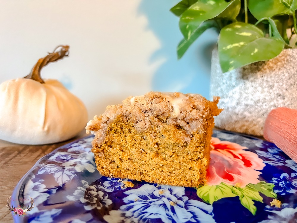 pumpkin cake with crumb topping