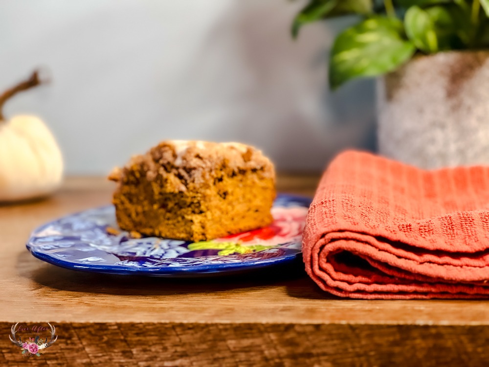 pumpkin cake with crumb topping