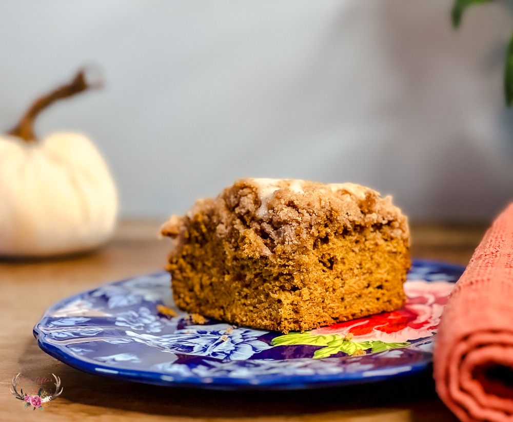 pumpkin cake with crumb topping