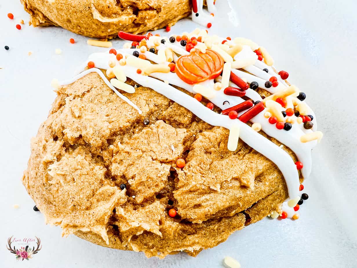 How to Bake in Batches to Make the Most of Your Baking Time One way to handle your holiday baking is to bake in batches, then freeze and store for the big day. You can do this successfully over a couple of weeks with batch baking and batch preparing. The biggest thing to remember is to only try a few different types of things in one day, or focus on just one type of baked good in one day. For example, you might want to bake all your quick breads in one day. Another day you can prepare all your cookie dough. Yet another time, you can bake all your fruit pies and so forth. This process makes the most of the time you have, the space you have, and your skill level. Be Prepared Don't try batch baking without a plan of action. Be sure to write down your plans in advance so that you are sure you have enough time to do everything that you've planned. To figure out a basic time line, add up the prep time, the baking time for each oven full, and then multiply that by 1.5 to account for a little extra issues happening. Then you should be sure that you have enough time. Get Everything Ready to Go Your kitchen should be spotless when you start, and ensure that you have all the ingredients and appliances necessary to make each item ready to go. If you know, for example, that today you'll be using about 10 pounds of flour, consider using a large bowl to hold the flour so you can easily spoon the flour into the measuring cup, flatten off over the bowl, without having to get into the bag over and over which usually means spillage. Clean as You Go Fill your sink immediately with hot soapy water so you can clean as you go. You will want to wash your mixing dishes and other utensils during the baking process so that you can use them again. There's no point in totally destroying your kitchen as you batch bake, and you don't have to. Set out a draining board, fill the sink with hot soapy water, and wash as you go. There are many opportunities during baking to wash a couple of dishes, and this will make the clean-up faster, and the process more organized. All Day Batch Baking You can set aside a day for batch baking such as a Saturday. Plan for all day baking, which usually entails 8 to 10 hours of work. Ensure that any other chores are done, including the shopping, and the kitchen is clean and ready prior to baking day. It's important to organize your recipes with some logic behind them. For example, if you need dough to rise, start that first, so that it can be rising as you are preparing other things such as cookie dough or pie crusts. Both can be put in the refrigerator or freezer after preparation while you bake the bread, then baked after you bake the bread while the oven is still hot and ready.
