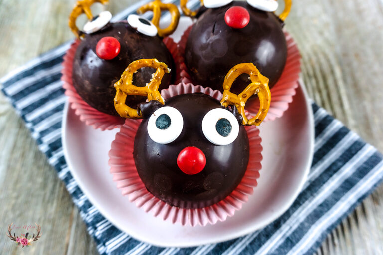 reindeer hot cocoa bombs