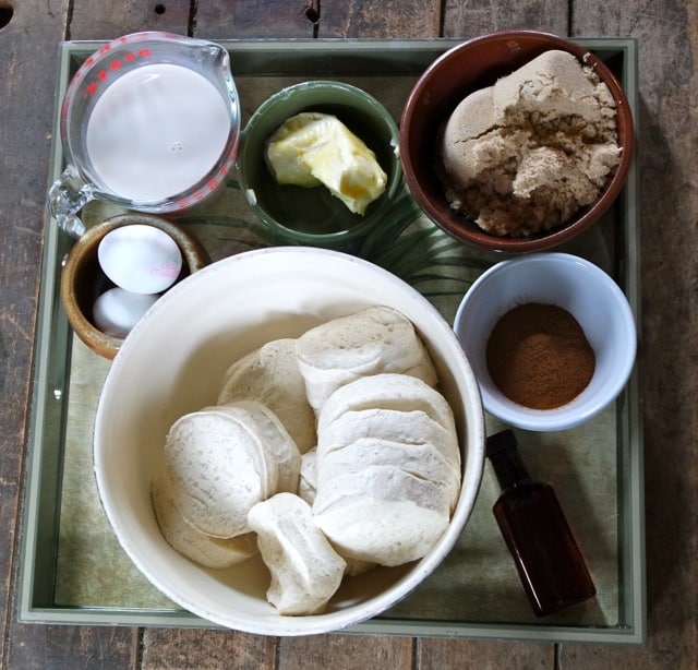 delicious and easy almond monkey bread