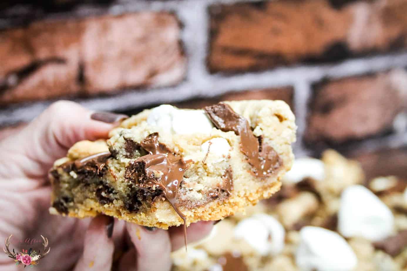 the bes s'mores cookie bars with chocolate marshsmallow