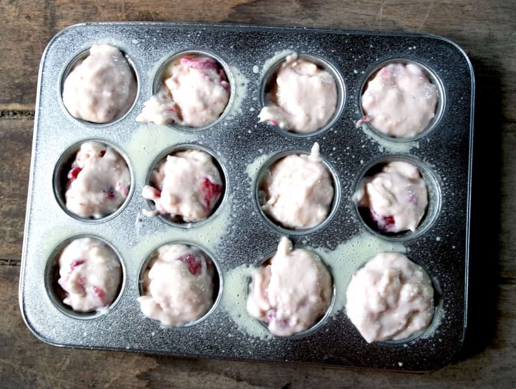 strawberry-coconut-muffins