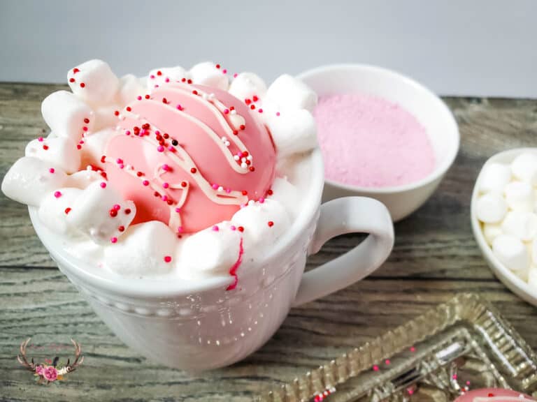 HOT TO MAKE STRAWBERRY HOT COCOA BOMBS
