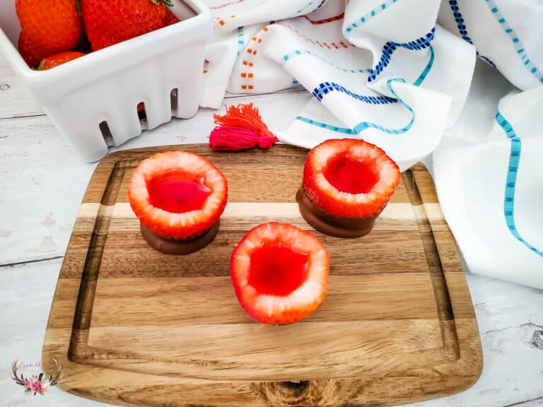 chocolate covered strawberry jello shot