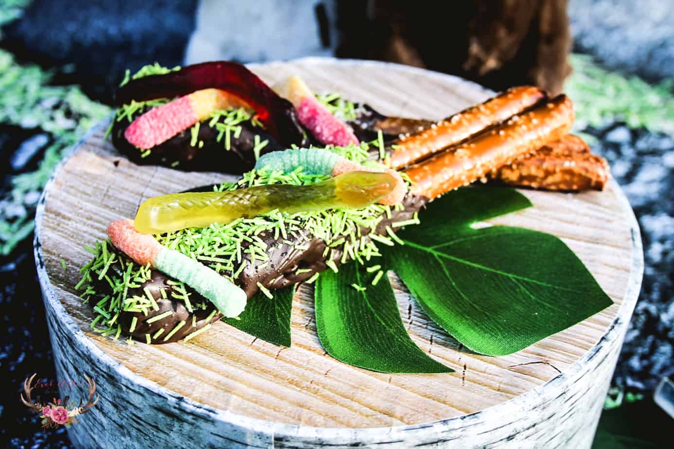 bugs on a log dessert