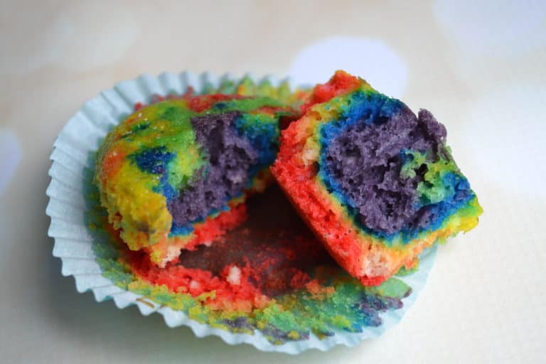 Tie Dye Cupcakes with Duff #disneyside