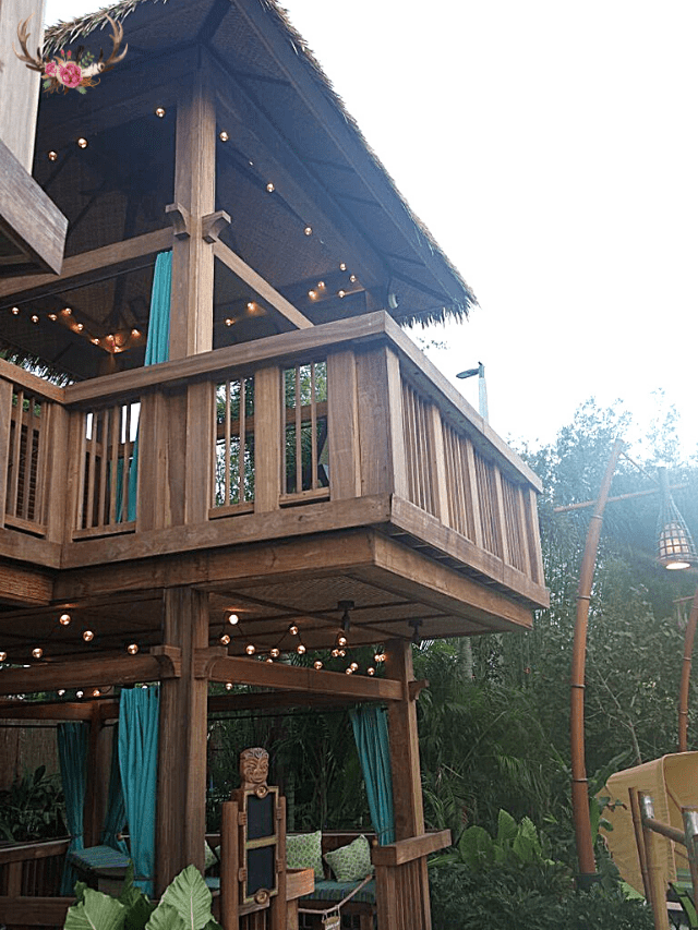 5 Reasons to Rent a Cabana at Volcano Bay