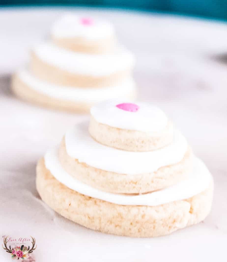 stacked wedding cake cookies