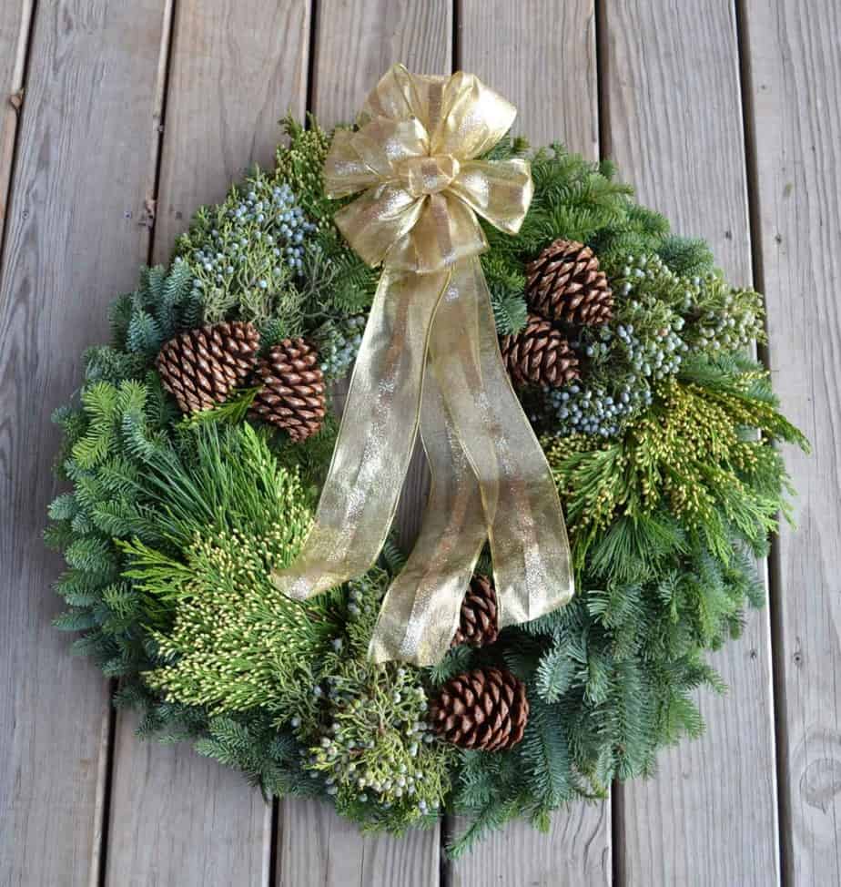 holiday wreath decorating